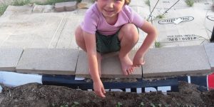 children gardening at home